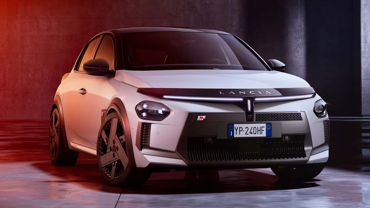 Lancia Ypsilon HF (2025.) - Nabrijani hibrid sa 240 KS na prednjoj osovini