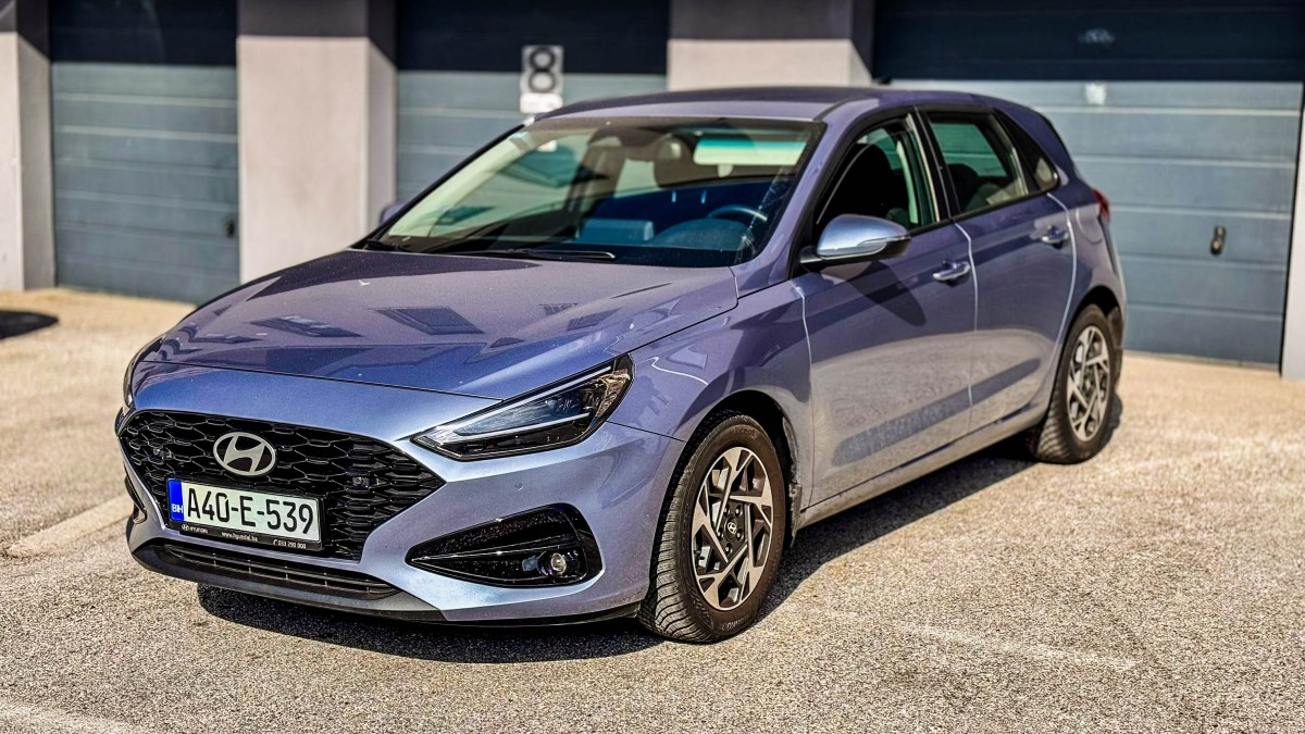 TEST: Hyundai i30 (2025) – Digitalno osvježenje uz klasičnu mehaniku